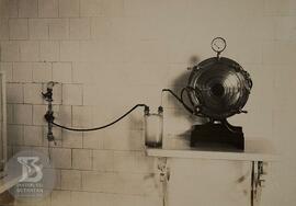 Interior de laboratório, [filtração esterilizante do soro purificado]
