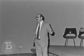 Palestra GMP em soluções parenterais - obtenção de água isenta de pirogênio. Dr. Milton de Olivei...