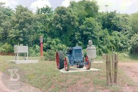 Construção do Parque de Saúde Pública do Instituto Butantan. Equipamentos históricos expostos em ...