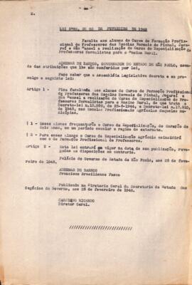 Lei nº82, de 25/02/1948 sobre o curso de especialização de professores normalistas para o ensino ...