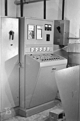 Painel de controle do liofilizador do laboratório de produção de vacina contra sarampo