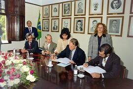 Instituição da Fundação Butantan. Lavramento de escritura realizado na sala de reuniões da Casa A...