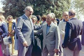 visitantes acompanhados de Bruno Soerensen Cardozo, à direita, e Alphonse Richard Hoge, à esquerda