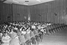 Aula Inaugural do Curso de Aprimoramento de Médicos e outros Profissionais de nível Superior, ofe...