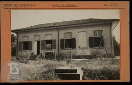 "Casas nas imediações do Antigo Museu".  Ficha  da seção da fotografia nº 369, solicita...