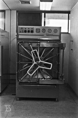 Interior de laboratório, vista de autoclave horizontal