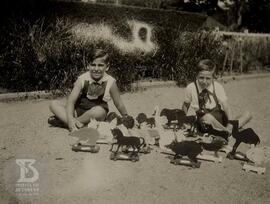 Brinquedos fabricados pelos alunos para seus irmãozinhos. Trabalhos manuais