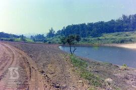 Construção do Parque de Saúde Pública do Instituto Butantan.  [Obras de arruamento e represamento...