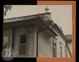 parte exterior do Grupo Escolar, detalhe de edifício, mostrando o mau estado do prédio. Foto cola...