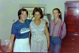 Retrato em grupo, identificada à esquerda Dra. Rosa Pimont