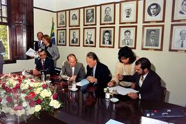 Instituição da Fundação Butantan. Lavramento de escritura realizado na sala de reuniões da Casa A...