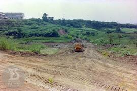 Construção do Parque de Saúde Pública do Instituto Butantan.  Obras de arruamento e represamento,...
