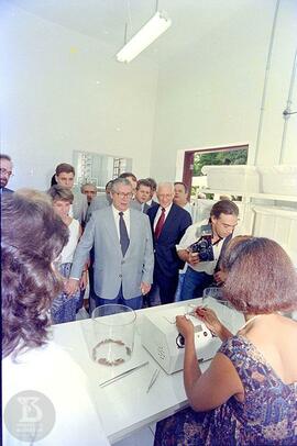 Reinauguração do Laboratório de Artrópodes. Visita ao Laboratório de Artrópodes, ao centro está M...