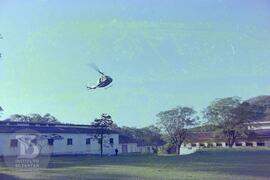 Chegada do helicóptero próximo ao Hospital Vital Brazil, [transportando acidentado por animais pe...