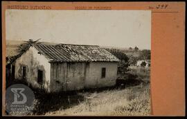 Residência de funcionário. Imagem colada em ficha da seção de fotografia nº 297, solicitação da D...