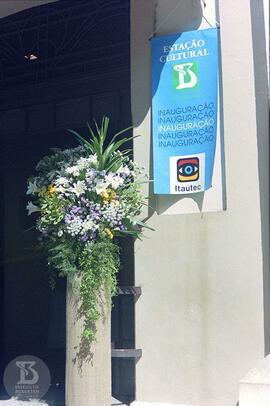 Inauguração da Estação Cultural. Entrada do Museu Biológico, detalhe em faixa inaugural