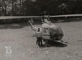 Helicóptero pousado no heliponto do Instituto Butantan.