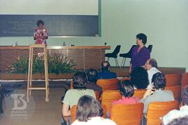 Curso Internacional sobre Fronteiras da Genética Molecular. Apresentação de palestrante. Em pé da...