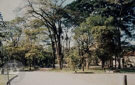 [Vista geral da praça Louis Pasteur]