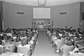 Aula Inaugural do Curso de Aprimoramento de Médicos e outros Profissionais de nível Superior, ofe...