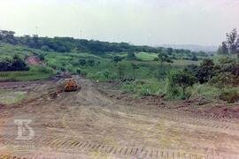 Construção do Parque de Saúde Pública do Instituto Butantan.  Obras de arruamento e represamento,...