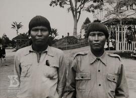 Retrato de indígenas. Cópia da imagem colada na ficha da seção de fotografia nº 510, solicitação ...