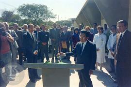 Solenidade de Inauguração de novos laboratórios pelo Ministro da Saúde Seigo Tsuzuki e assinatura...