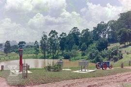 Construção do Parque de Saúde Pública do Instituto Butantan. Equipamentos históricos expostos em ...