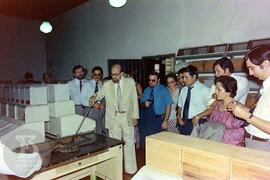 Visita Comandante Paulo Freire, Interior de Laboratório, demonstração de serpente realizada pelo ...