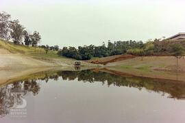 Construção do Parque de Saúde Pública do Instituto Butantan. Um dos lagos artificiais construídos...