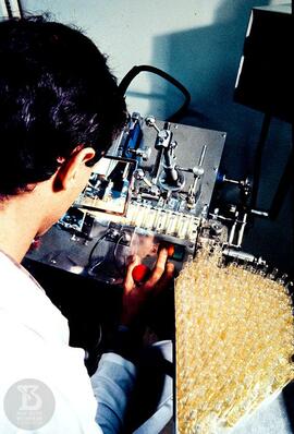Laboratório de Produção, inspeção do fechamento de ampolas