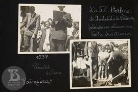 Dr. Frederico Carlos Hoehnne do Instituto de Botânica, à direita, falando aos alunos na Festa das...