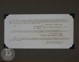 Álbum com assinaturas de visitantes. Anotação  e assinatura de  Dr. Marchoux e Dr. Simond do Inst...
