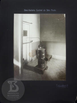 [Aparelho Hoton para desinfecção de objetos, com formalina]