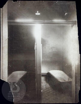 [Instalação sanitária no Desinfectório Central]