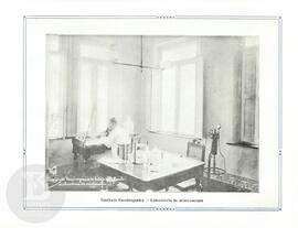 Instituto Vaccinogenico - Laboratório de microscopia